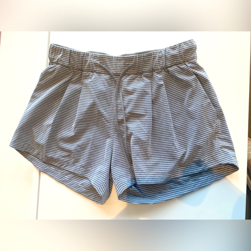 Lululemon Shorts 3” Inseam Dusty Blue Grey Stripe Size 6
